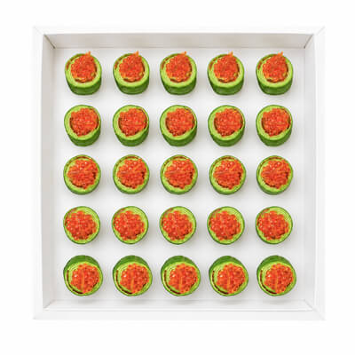 spinach crêpe roll with marinated salmon 25 pcs